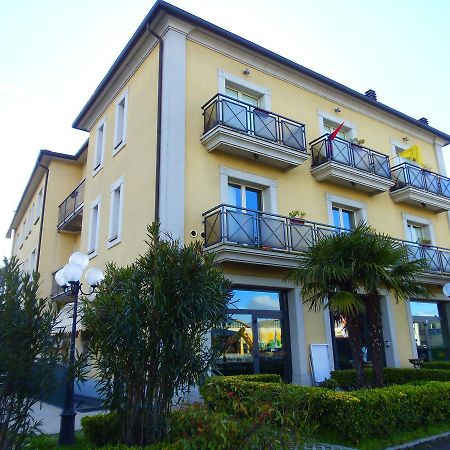 Albergo Sirena Bazzano Exteriör bild