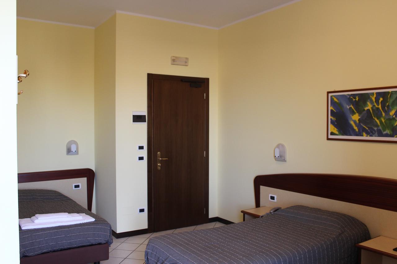 Albergo Sirena Bazzano Exteriör bild