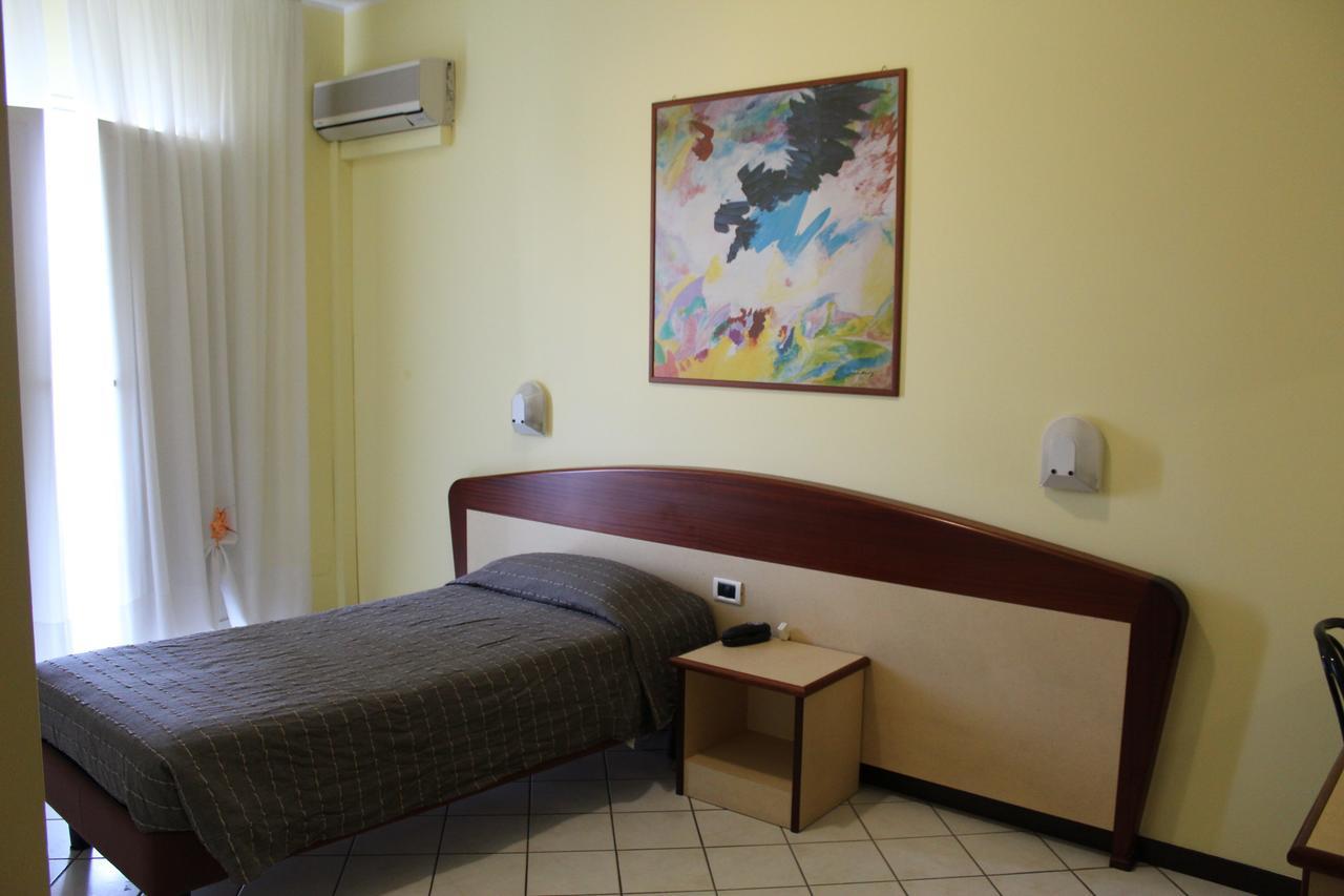 Albergo Sirena Bazzano Exteriör bild