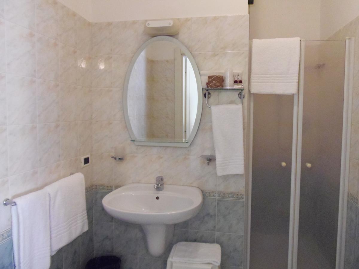 Albergo Sirena Bazzano Exteriör bild
