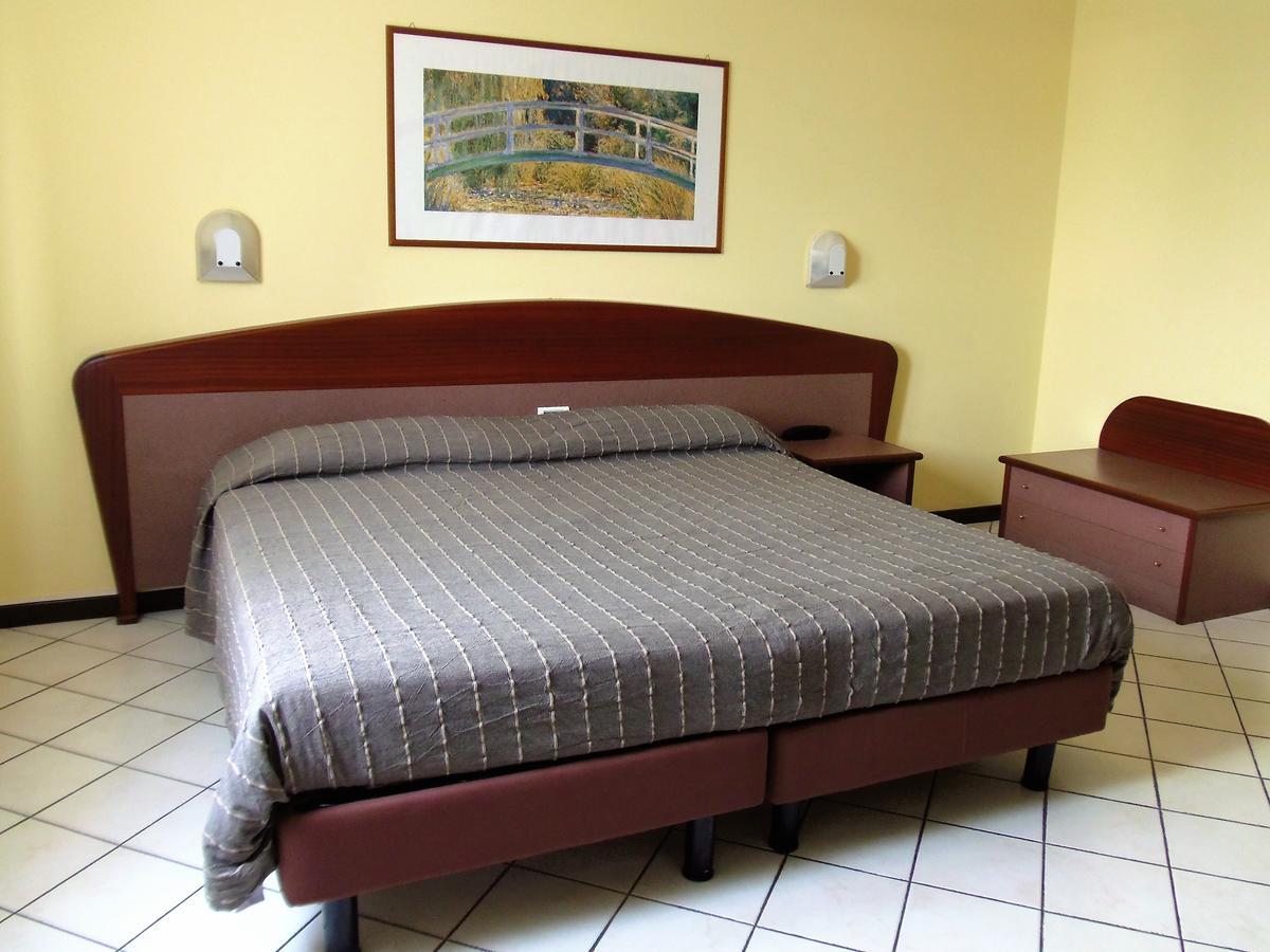 Albergo Sirena Bazzano Exteriör bild